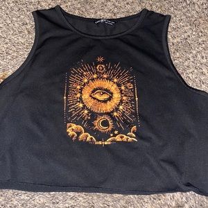 I’m selling a black crop top